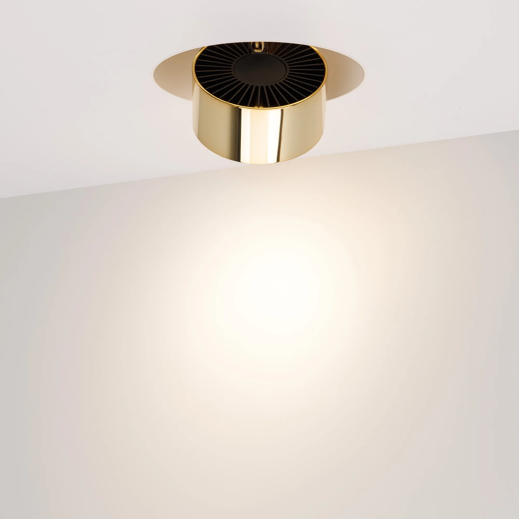 Светильник SP-PLURIO-BUILT-TRIMLESS-R160-9W Day4000 (WH-BRS, 36 deg, 230V) (Arlight, IP20 Металл, 3 года) - Изображение